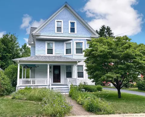 35 Chestnut St, West Haven, CT 06516