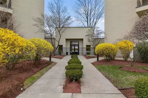 1204 Whitney Ave #306, Hamden, CT 06517