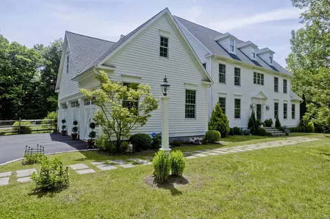 5 Pratt Farm Rd, Granby, CT 06060