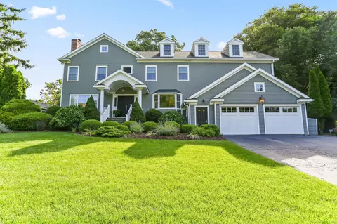 68 Evelyn St, Fairfield, CT 06890