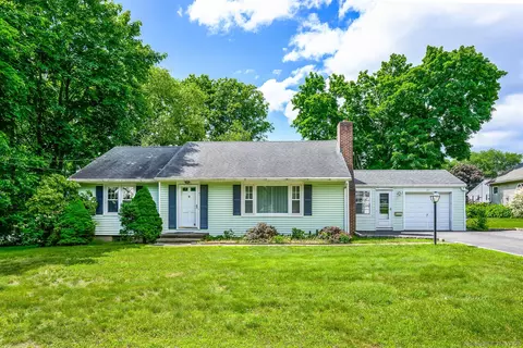 41 Morningside Dr, Stratford, CT 06614