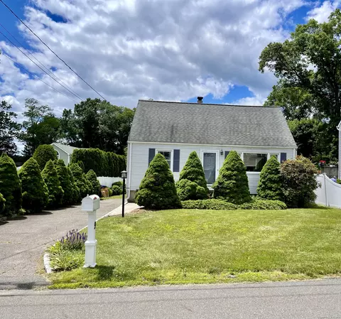 9 Barbara Dr, Norwalk, CT 06851