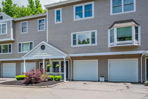536 Redstone Hill Rd #8, Bristol, CT 06010