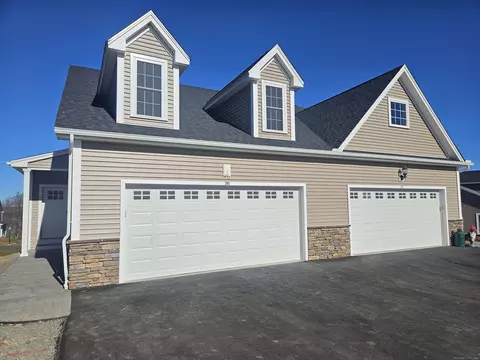 205 Boulder Ct #205, Bristol, CT 06010
