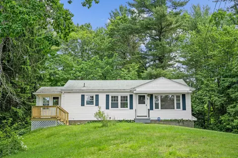 28 Walker Dr, Thompson, CT 06262