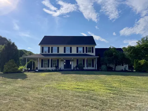 22 Silver Beech Dr, Naugatuck, CT 06770
