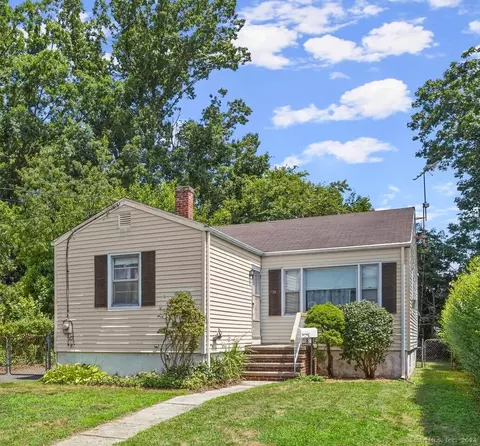 13 Willowbrook Pl, Stamford, CT 06902