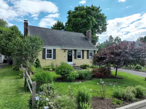 33 Hobson St, Middletown, CT 06457