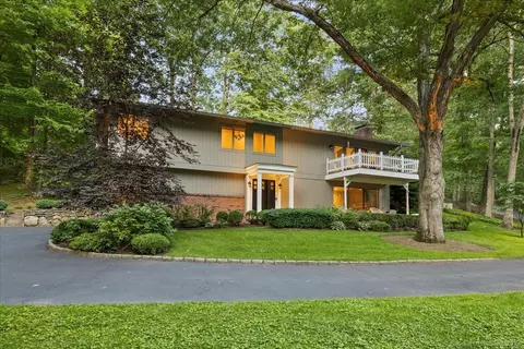 51 Saddle Hill Rd, Stamford, CT 06903