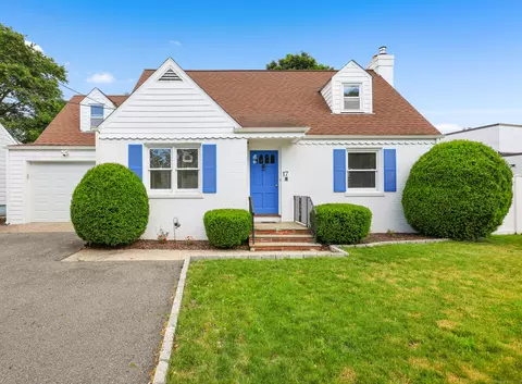 17 8th St, Stamford, CT 06905