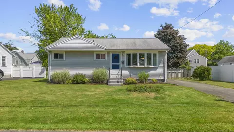 76 Great Circle Rd, West Haven, CT 06516