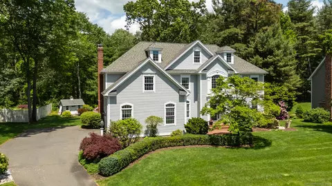 47 Cardinal Dr, Glastonbury, CT 06033