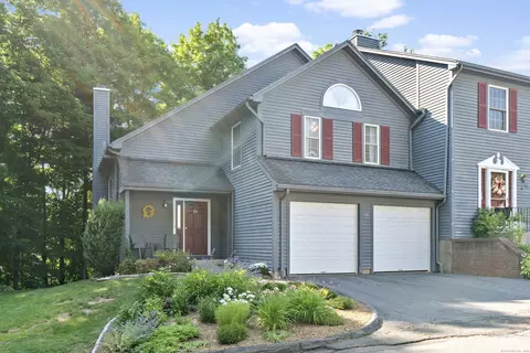 66 Crown Rdg #66, Newington, CT 06111