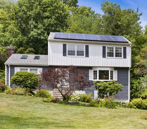23 Ward Dr S, Danbury, CT 06810