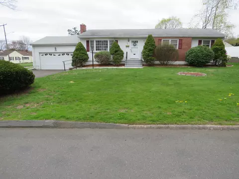 4 Round Hill Rd, Wethersfield, CT 06109