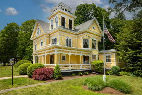 68 W Main St, Chester, CT 06412