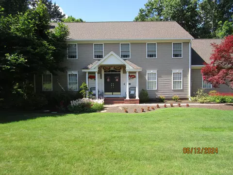 75 Winding Trl, Cheshire, CT 06410