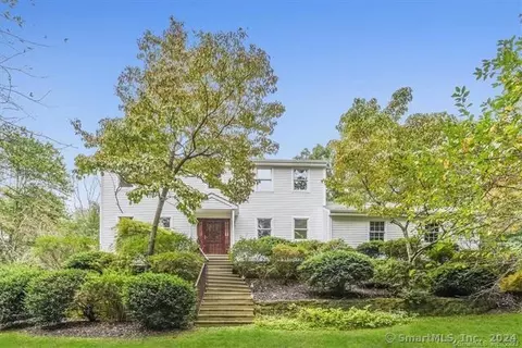 101 Dean Rd, East Lyme, CT 06333