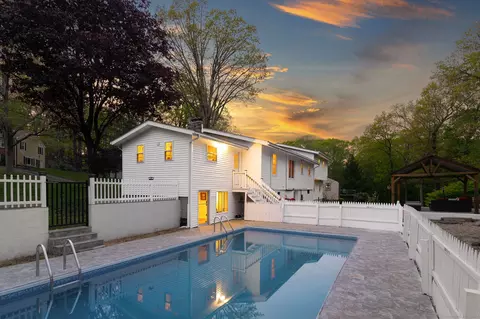 33 Windaway Rd, Bethel, CT 06801