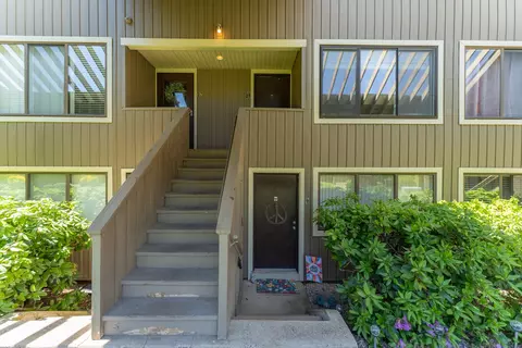 16 Pine Orchard Rd # 28, Branford, CT 06405