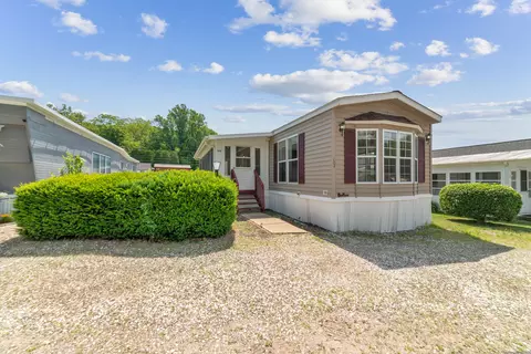 108 Clark Rd #TRLR 104, Naugatuck, CT 06770