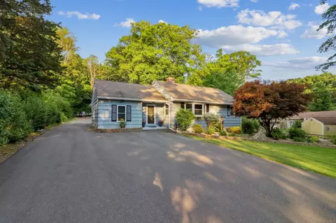 422 Camp St, Plainville, CT 06062