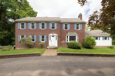 285 Sperry Rd, Bethany, CT 06524