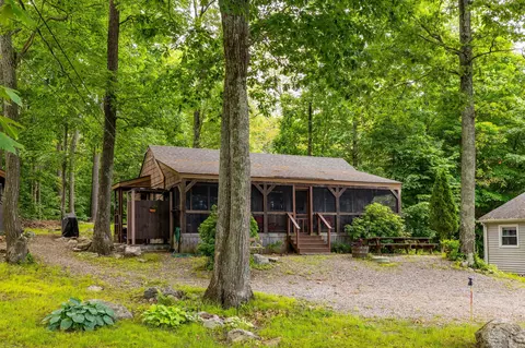113 Deepwood Dr, Lebanon, CT 06249