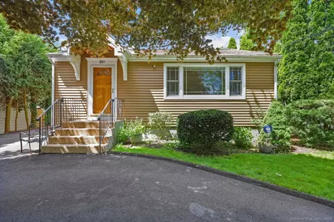 257 Bennett St, Fairfield, CT 06825