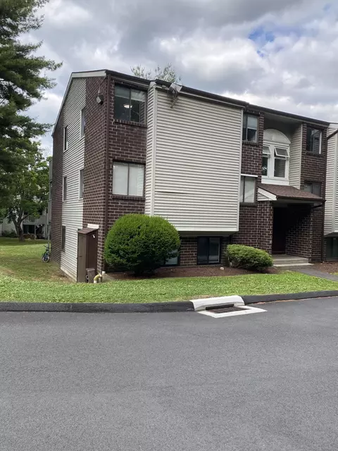 7 Padanaram Rd #E103, Danbury, CT 06811
