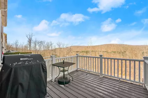 164 Warrington Round #164, Danbury, CT 06810