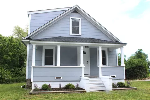 175 Clark Ln, Waterford, CT 06385