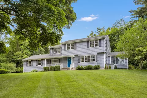 10 Wilson Ridge Rd E, Darien, CT 06820