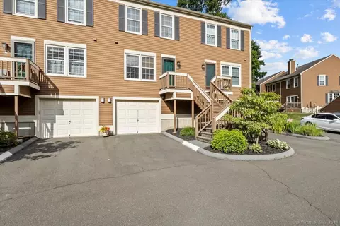 49 Foxbridge Village Rd #49, Branford, CT 06405