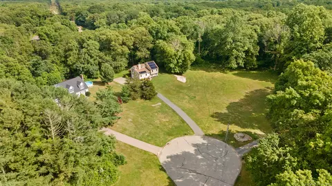 9 Conrad Ct, Ledyard, CT 06335