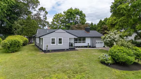 25 Fairlawn Ave, Danbury, CT 06810