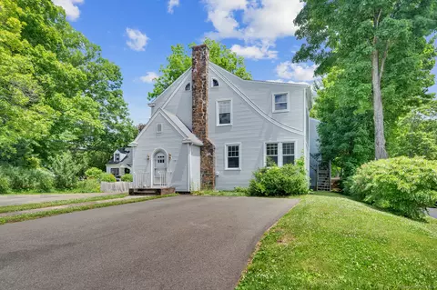 115 Hunt Ln, East Haven, CT 06512