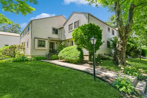 111 Fiddler Green Rd #C, Stratford, CT 06614