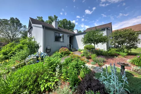 243 Agawam Dr # B, Stratford, CT 06614
