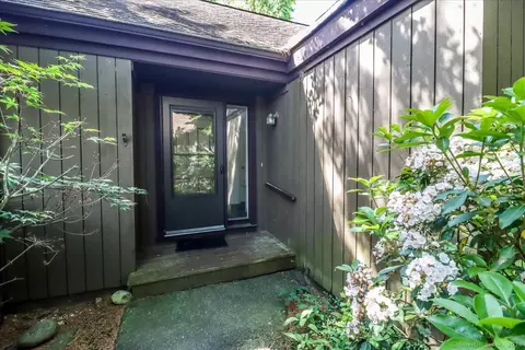 569 Oneida Ln #A, Stratford, CT 06614