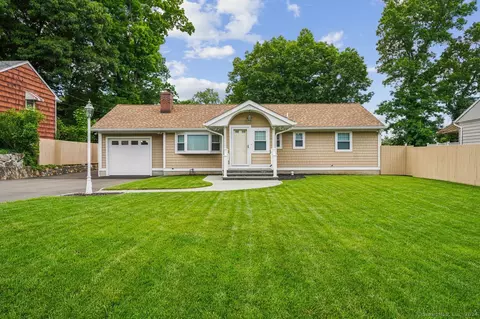 23 Fullin Rd, Norwalk, CT 06851