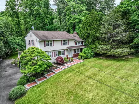 5 Lower Lake Rd, Danbury, CT 06811
