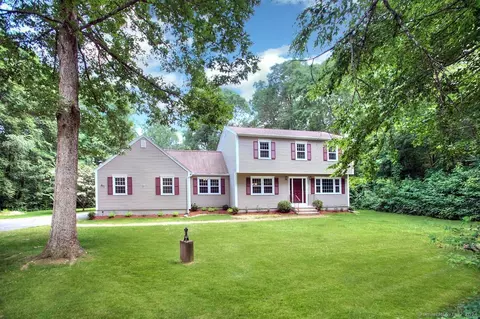 41 Highland Rd, Oxford, CT 06478