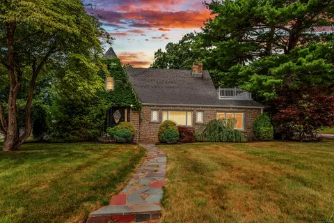 72 Baldwin Rd, Manchester, CT 06042
