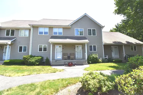 48 Sunrise Cir #48, Newington, CT 06111