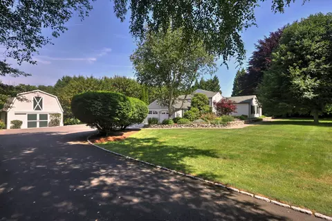 682 North St, Milford, CT 06461