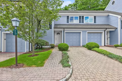 20 Ward Ln #20, Darien, CT 06820
