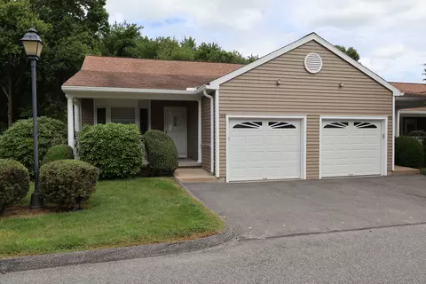 153 Highland Dr, Monroe, CT 06468
