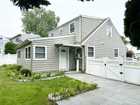 18 Albin Rd, Stamford, CT 06902