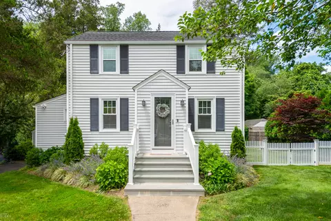 560 Stillson Rd, Fairfield, CT 06824